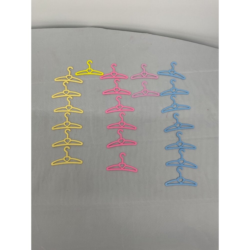 Vintage Barbie Heart Doll Hangers Lot Pastel Pink Blue Yellow Retro 90s Accs